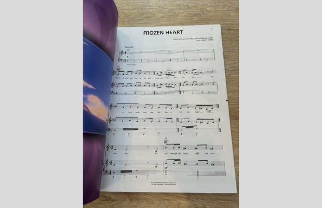 Used Disney Frozen Piano/Vocal/Guitar Book - REF 0014 - Image 3