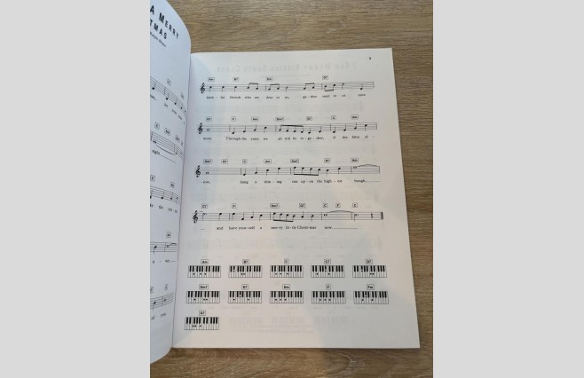 Used Christmas Songs For Keyboard - REF 0029 - Image 3