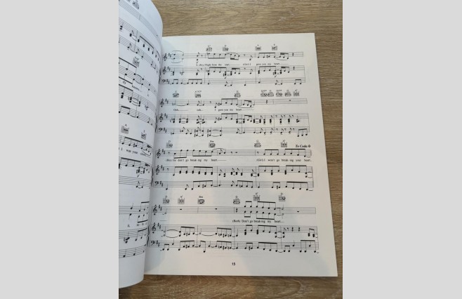 Used Elton John One Night Only Piano/Vocal/Guitar Book - REF 0017 - Image 3