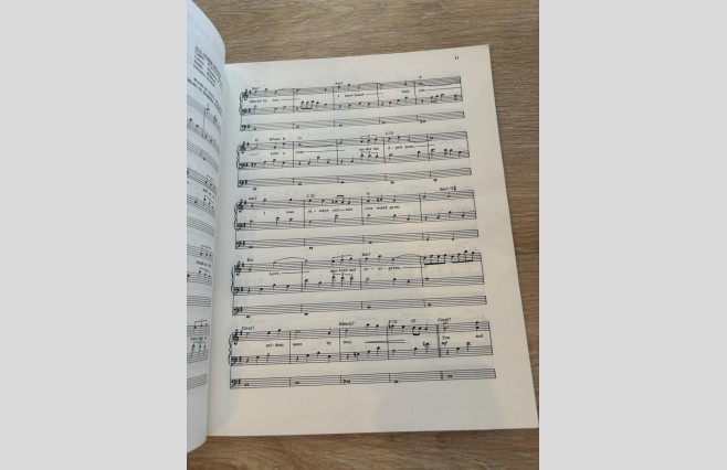 Used Organ Gold 4 Music Book REF 0039 - Image 3