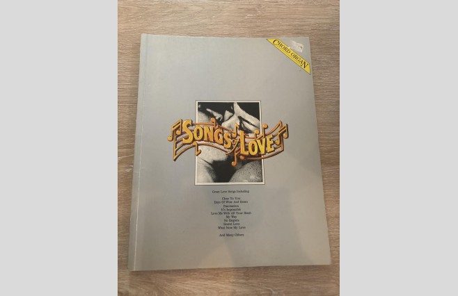 Used Songs Of Love Chord Organ Book REF 0046 - Image 1