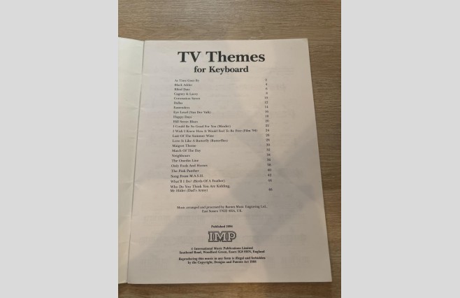 Used TV Themes The Easy Keyboard Library Music Book REF 0053 - Image 2