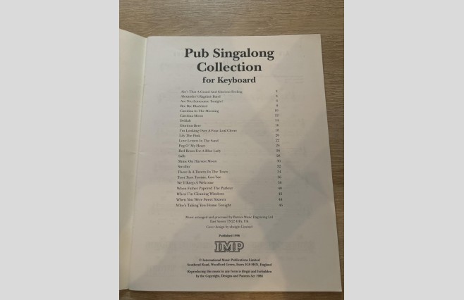 Used Pub Singalong Collection For Easy Keyboard REF 0054 - Image 2