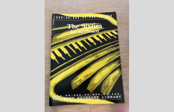 Used The Sixties Easy Keyboard Book REF 0060 - Image 1