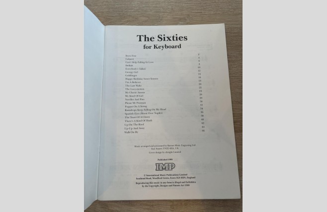 Used The Sixties Easy Keyboard Book REF 0060 - Image 2