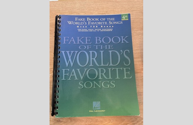 Used Fake Book Of The Worlds Favourite Songs 4th Edition REF 0061 - Image 1