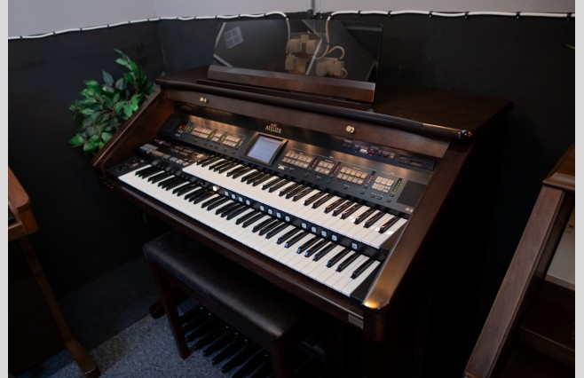 Used Roland AT80s Luxury Organ All Inclusive Top Grade Package - Image 3