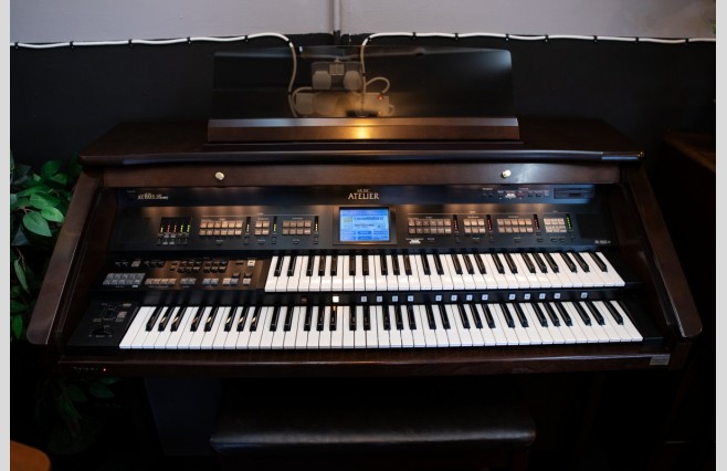 Used Roland AT80s Luxury Organ All Inclusive Top Grade Package - Image 1