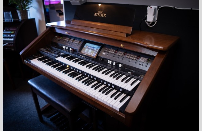Used Roland AT-800 Organ All Inclusive Top Grade Package - Image 3